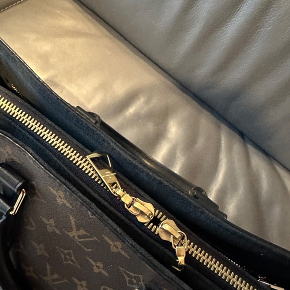 Louis Vuitton Soufflot MM - Picture 9 of 13